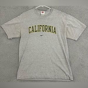 Vintage Nike Cal T-shirt ! Used - Preowned!

 Men’s Size - Medium